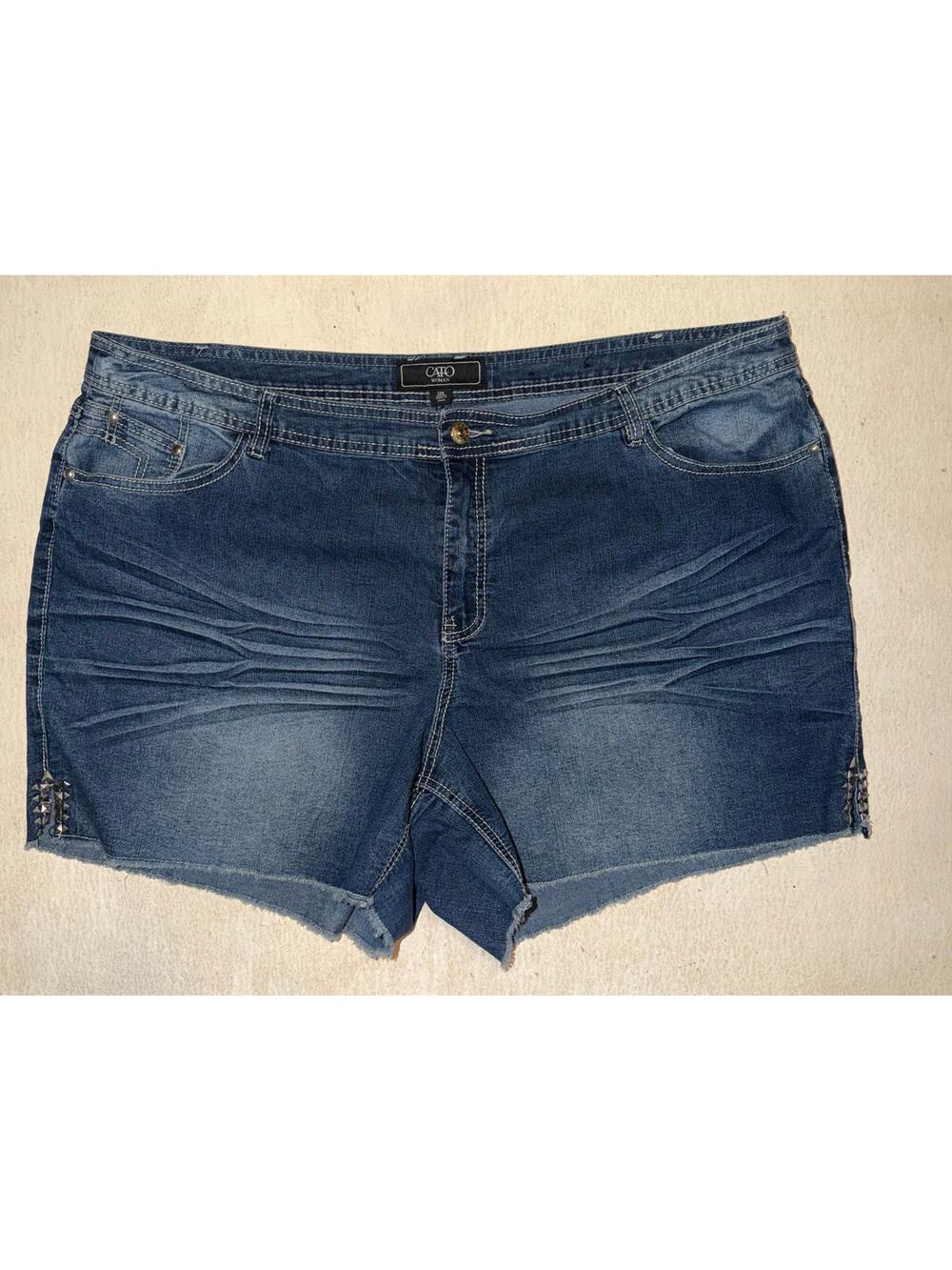 Cato women’s raw hem blue jeans short with studded on side split